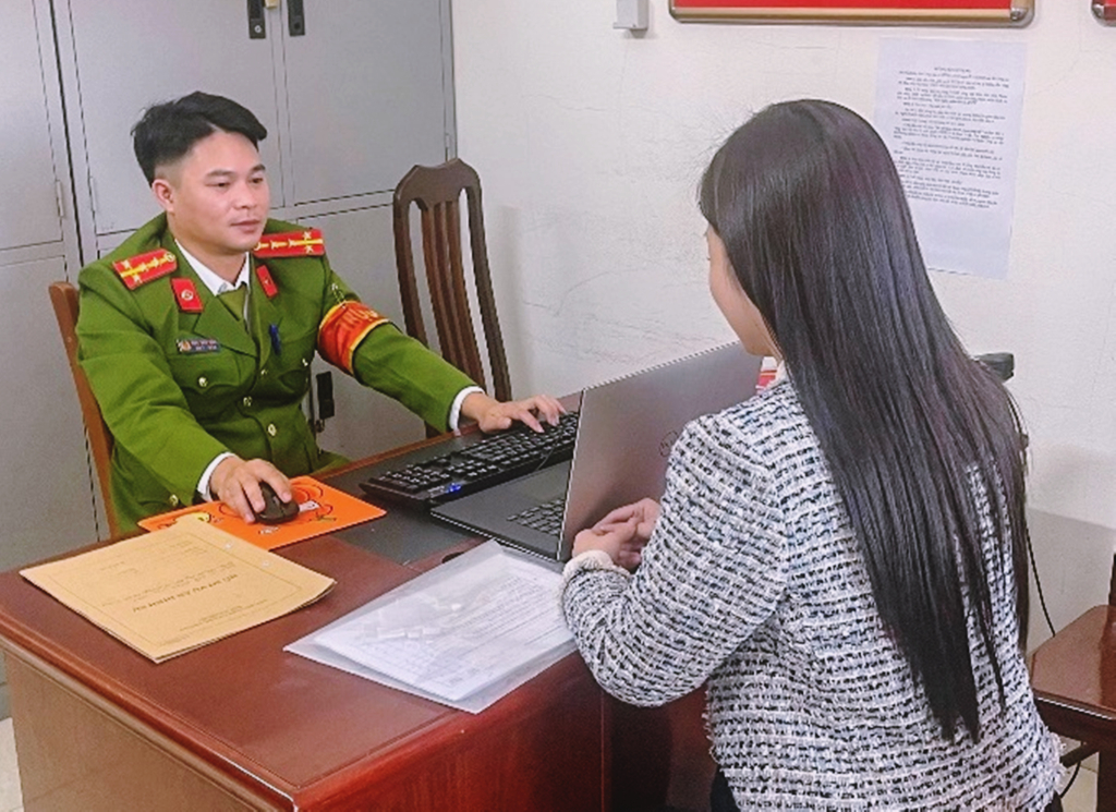 Nạn nhân H đến cơ quan Công an trình báo bị lừa đảo chiếm đoạt hơn 500 triệu đồng thông qua các giao dịch trên MXH.