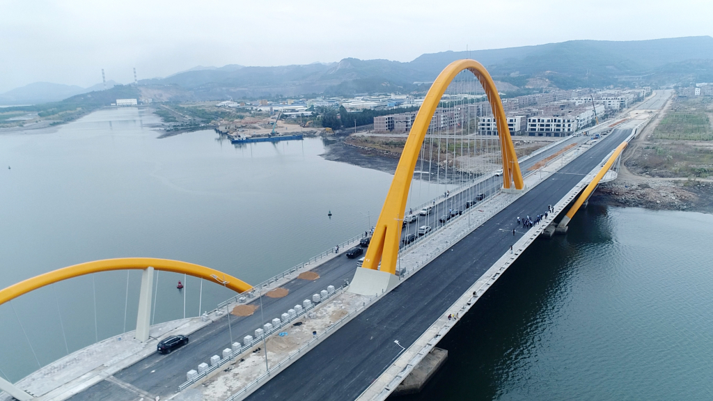 Cầu Cửa Lục 3 đang trong giai đoạn hoàn tất những công việc cuối cùng để ngày 1/1/2024 tới đây sẽ chính thức đưa vào khai thác.