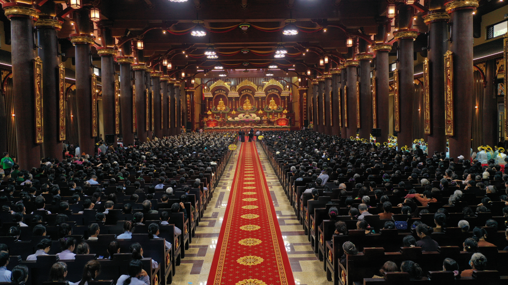 Quảng cảnh Đại lễ tưởng niệm 715 năm Phật hoàng Trần Nhân Tông nhập niết bàn và khánh thành Cung Trúc Lâm Yên Tử.