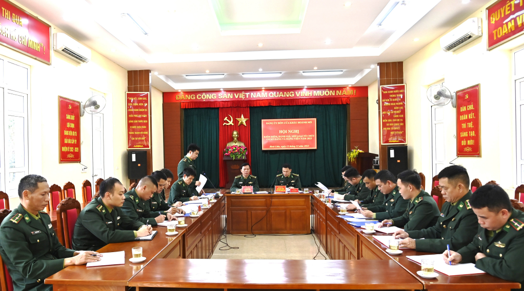 Đoàn công tác của Đảng uỷ, BĐBP tỉnh dự hội nghị kiểm các đồng chí đảng ủy viên và Đảng ủy đồn phòng cửa khẩu Hoành Mô.
