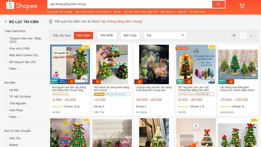 Sản phẩm làm cây thông Noel thủ công đang ghi nhận lượng đặt mua tăng đột biến. Ảnh: Shopee.
