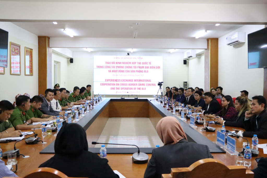 Công an tỉnh Quảng Ninh làm việc với Đoàn đại biểu Thái Lan, Indonesia trao đổi kinh nghiệm hợp tác quốc tế trong công tác phòng chống tội phạm qua biên giới.