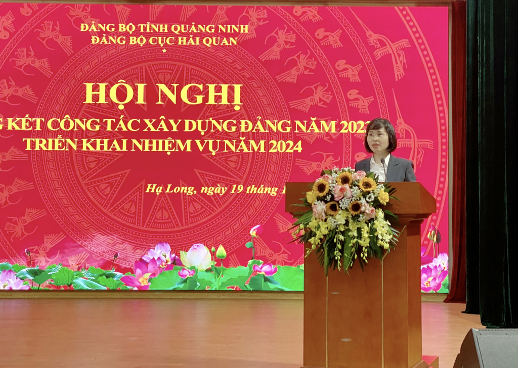 Đồng chí Trịnh Thị Minh Thanh, Phó Bí thư Thường trực Tỉnh ủy phát biểu tại Hội nghị