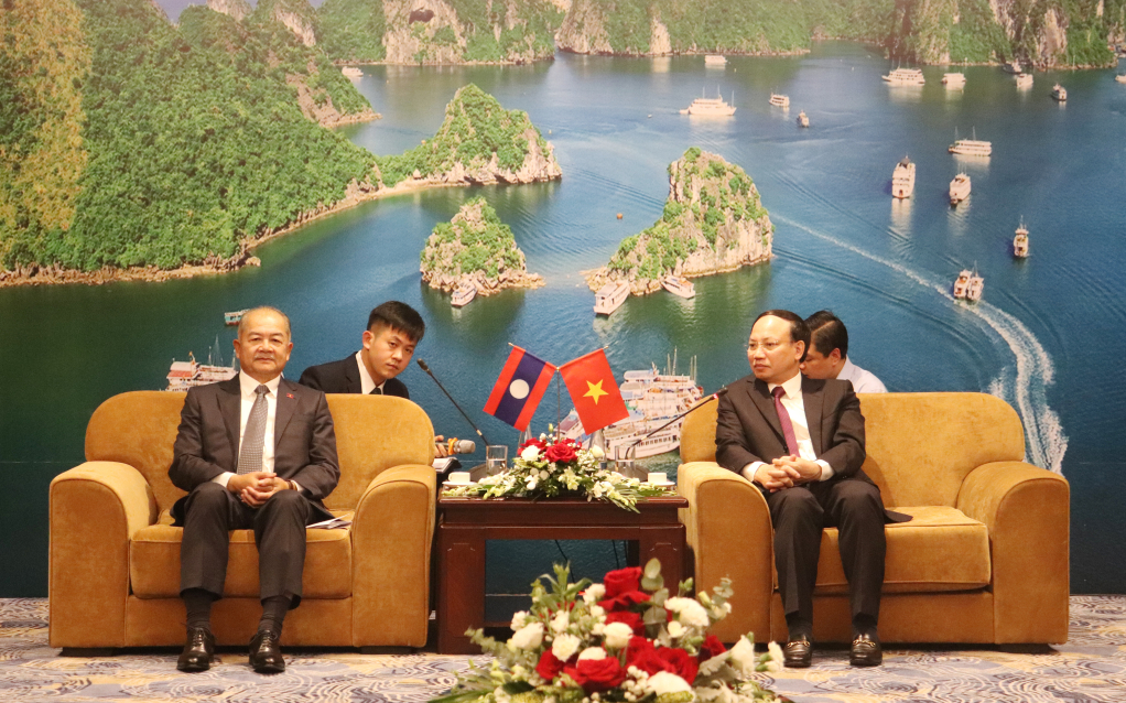 Đồng chí Nguyễn Xuân Ký, Ủy viên Trung ương Đảng, Bí thư Tỉnh ủy, Chủ tịch HĐND tỉnh tiếp xã giao Phó Thủ tướng nước CHDCND Lào.