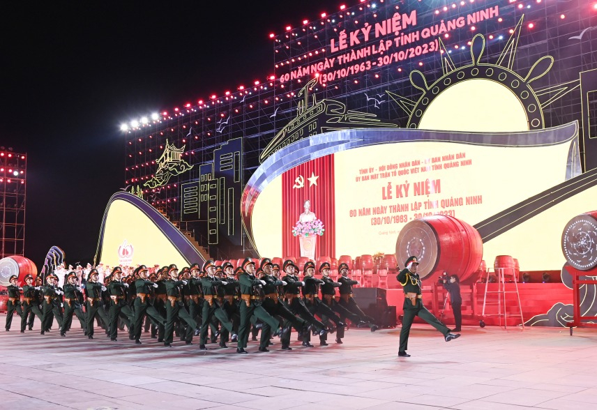 : LLVT tỉnh tham gia diễu hành tại Lễ Kỉ niệm 60 năm Thành lập tỉnh Quảng Ninh