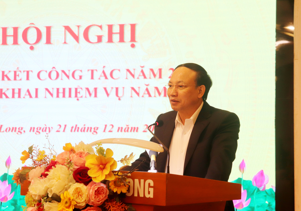 Đồng chí Nguyễn Xuân Ký, Ủy viên Trung ương Đảng, Bí thư Tỉnh ủy, Chủ tịch HĐND tỉnh phát biểu chỉ đạo tại hội nghị.