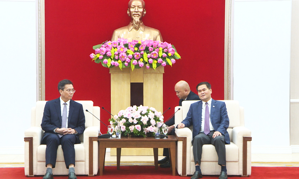Phó Chủ tịch UBND tỉnh Bùi Văn Khắng tiếp xã giao đoàn công tác tỉnh Phúc Kiến (Trung Quốc)