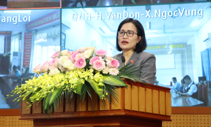 Đại biểu Quốc hội tiếp xúc cử tri huyện Vân Đồn