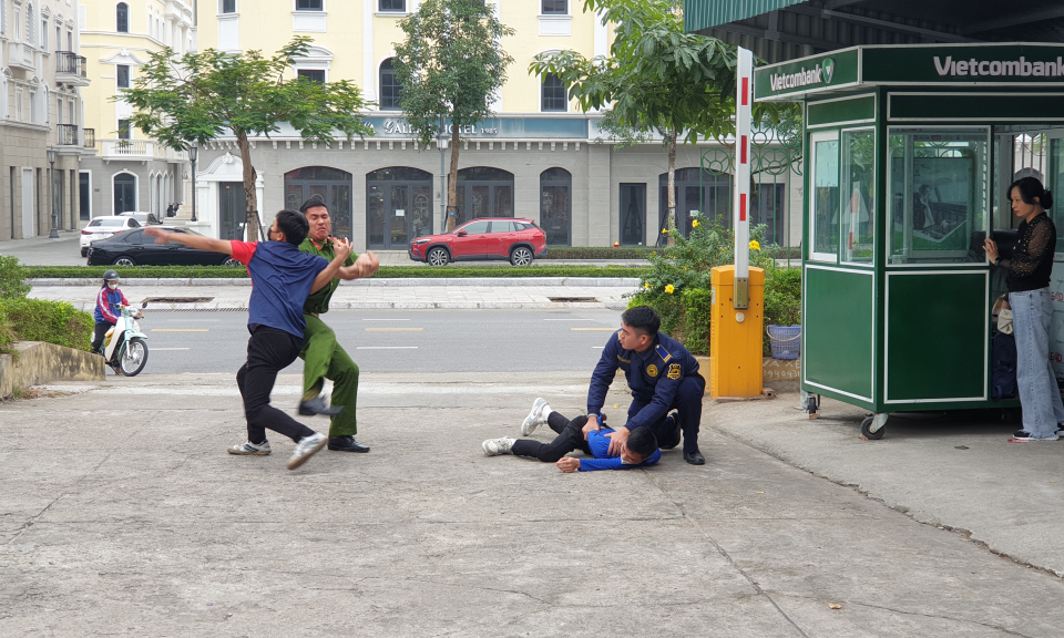 Tập huấn kiến thức, kĩ năng phòng, chống cướp ngân hàng