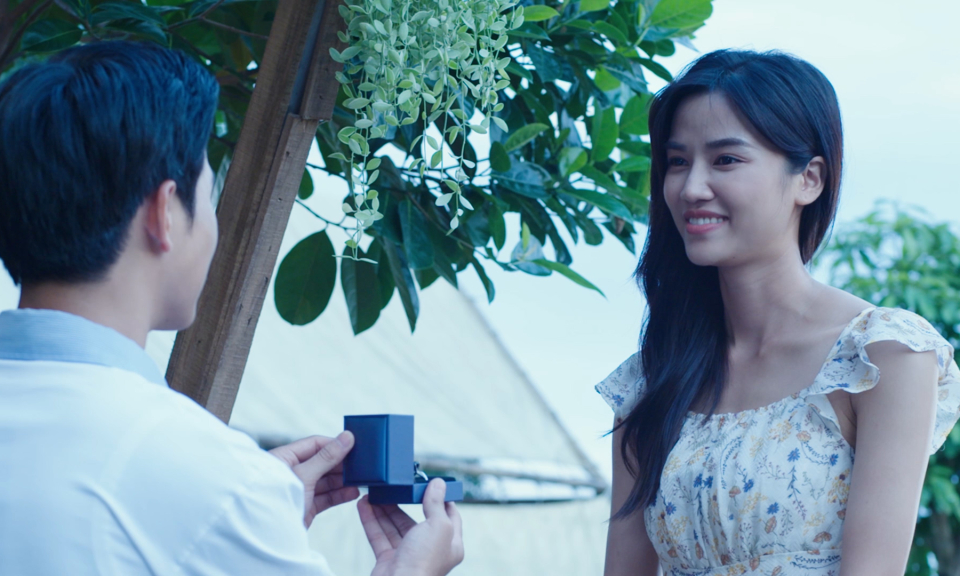 Tập 6 phim “Bình minh đang lên”: Thanh Sơn chính thức cầu hôn Thùy Dương