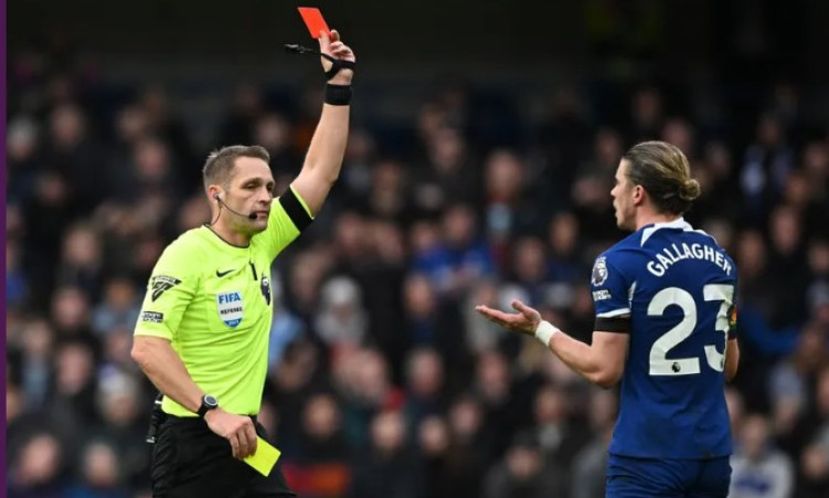 Chelsea thắng nhọc Brighton khi chơi thiếu người