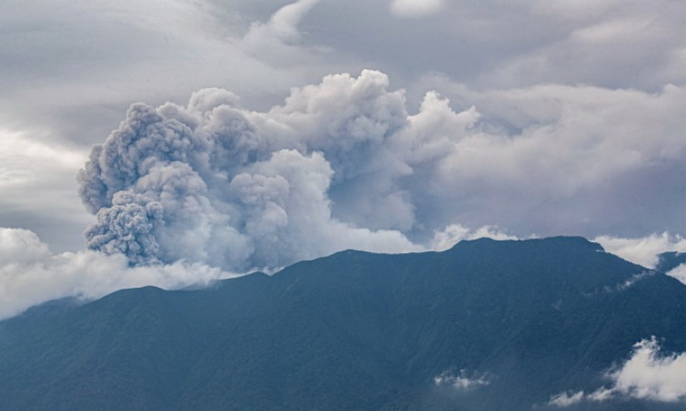 11 người leo núi thiệt mạng khi núi lửa Indonesia phun trào