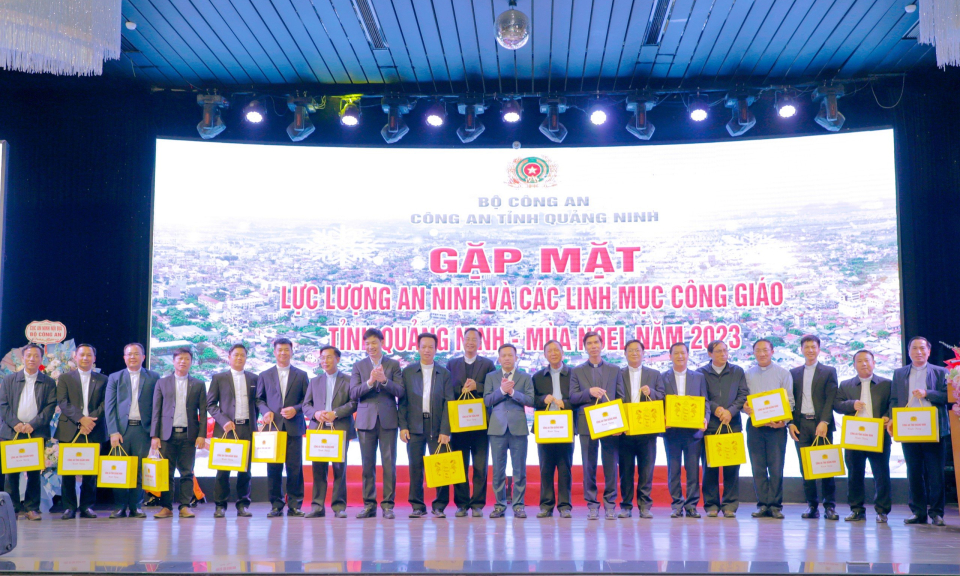Lực lượng An ninh gặp mặt các Linh mục nhân dịp lễ Noel 