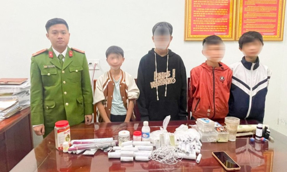 Phát hiện 4 học sinh cấp 2 mua tiền chất thuốc nổ để chế tạo pháo ở Hà Tĩnh