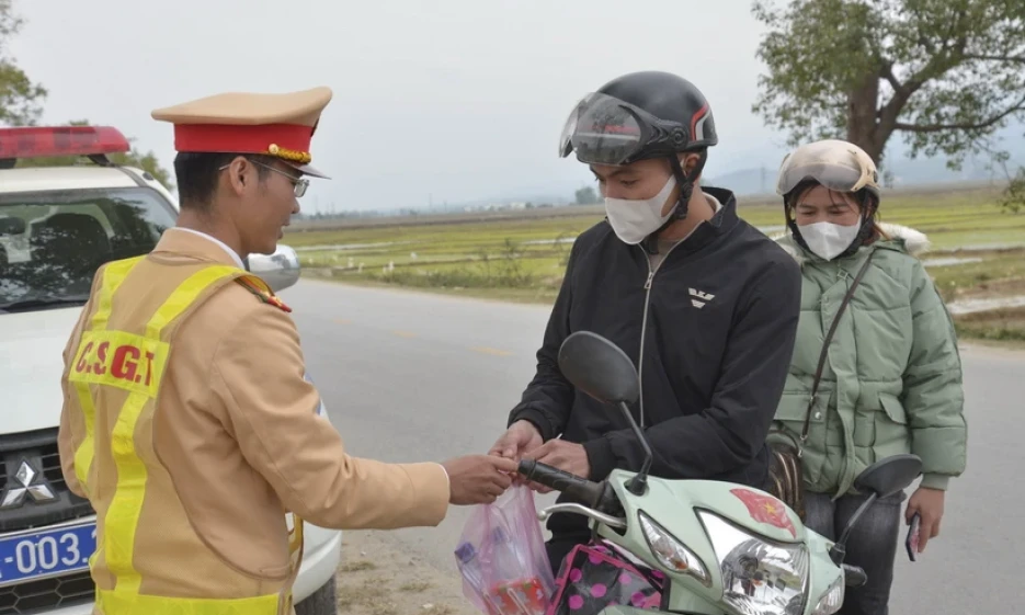 Thủ tướng yêu cầu bảo đảm trật tự, an toàn giao thông dịp Tết và Lễ hội Xuân