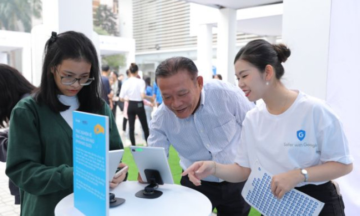 Vietnam Youth Federation and Google holds forum to promote youth role in digital transformation