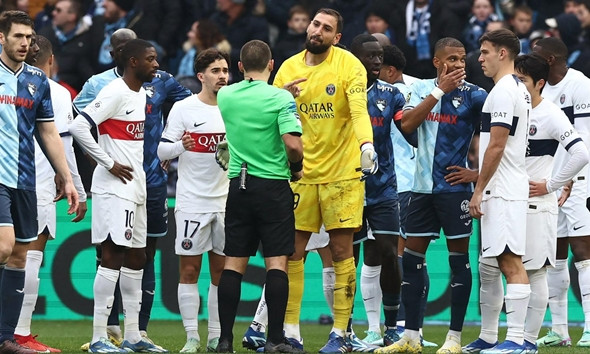 Gianluigi Donnarumma bị cấm thi đấu 2 trận tại Ligue 1