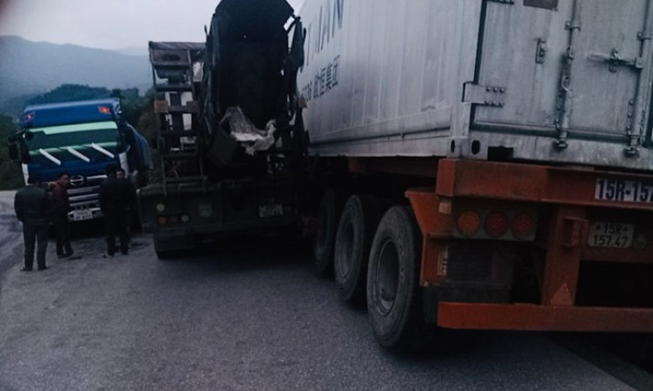 Quốc lộ 12A ách tắc nghiêm trọng do tai nạn giao thông