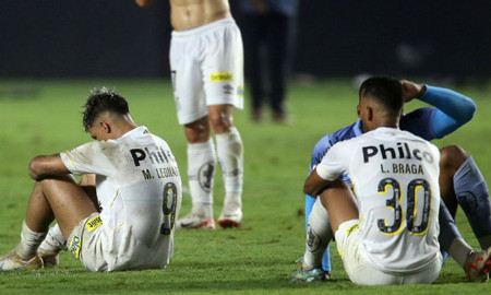 Santos lần đầu xuống hạng tại giải VĐQG Brazil