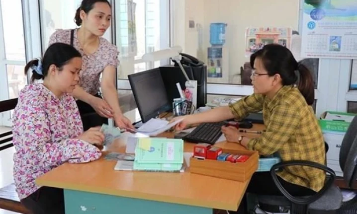 Không yêu cầu xuất trình sổ hộ khẩu, tạm trú khi làm thủ tục Bảo hiểm Xã hội