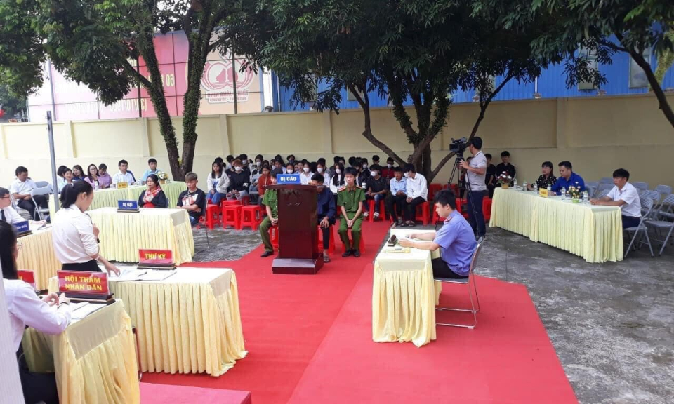  Đưa pháp luật đến gần hơn với người dân