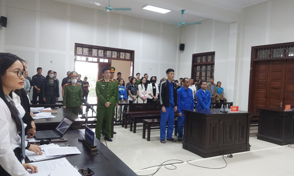 Quảng Ninh: Xét xử vụ “Mua bán người dưới 16 tuổi” để phục vụ quán hát