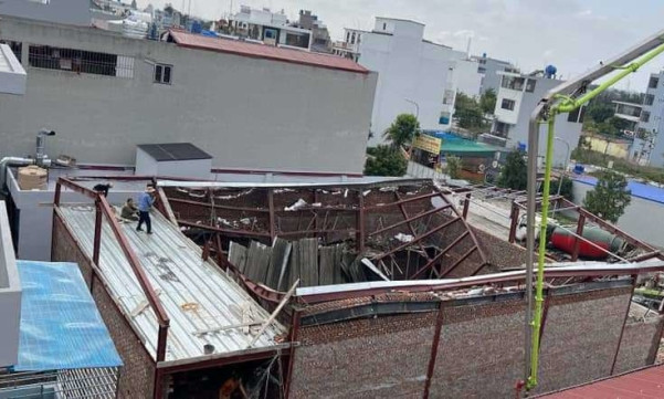 Chủ nhà bị bắt sau vụ sập mái bêtông 3 người chết