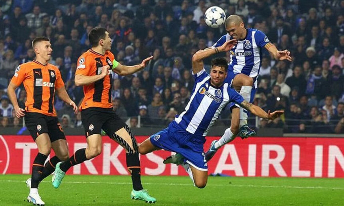 Chốt 16 đội vào vòng 1/8 Champions League