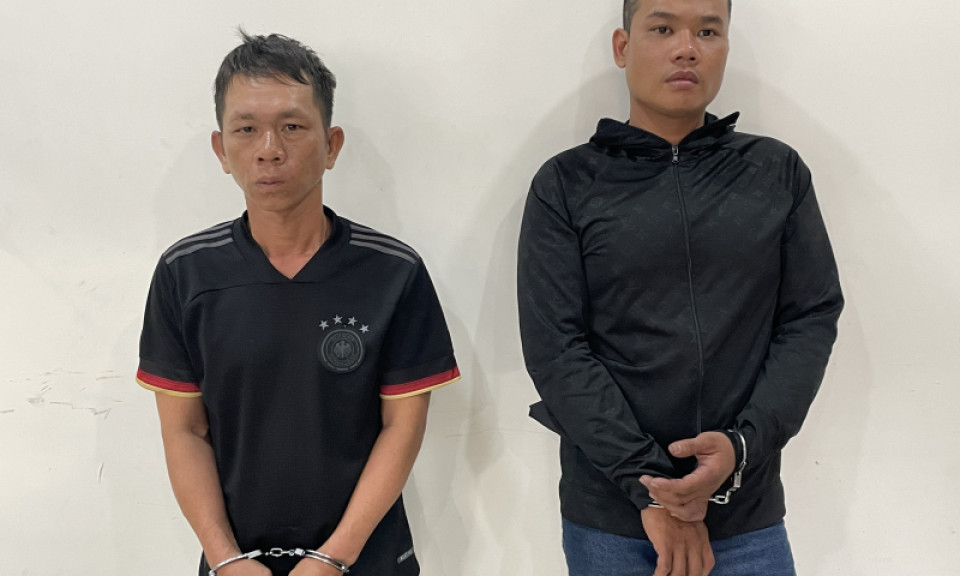 Hai đối tượng sử dụng hung khí xông vào nhà dân cướp tài sản