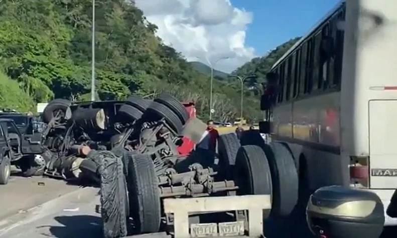Đâm xe liên hoàn tại Venezuela, ít nhất 16 người thiệt mạng