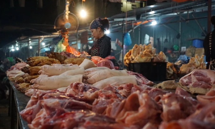 Giá sản phẩm chăn nuôi không tăng đột biến dịp Tết