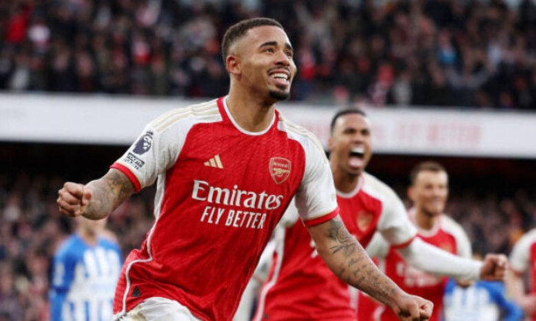 Kết quả Ngoại Hạng Anh: Đánh bại Brighton, Arsenal chờ Man Utd thắng Liverpool