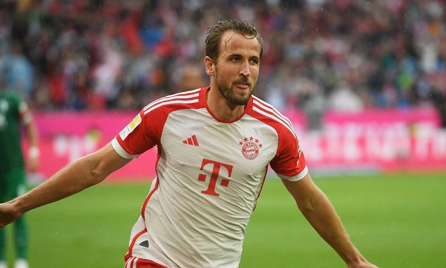 Kane đi vào lịch sử Bundesliga