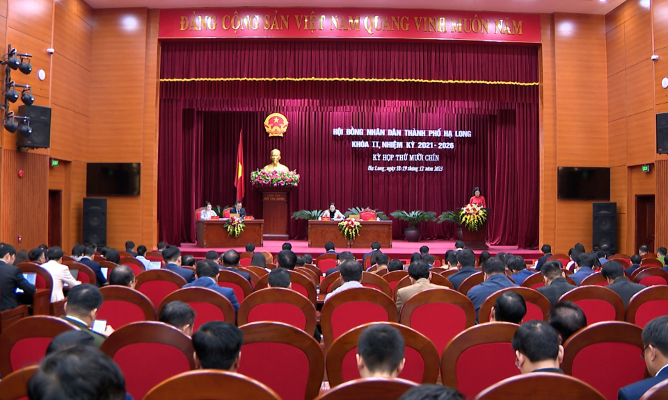 HĐND TP Hạ Long khoá II khai mạc Kỳ họp thứ 19 