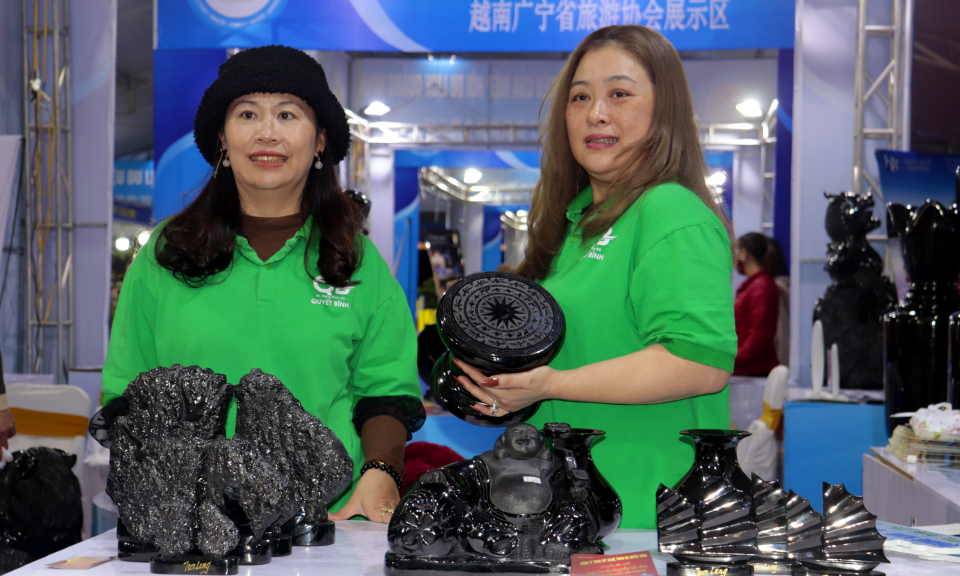 Óng ánh sản phẩm lưu niệm độc nhất thế giới của Vùng mỏ