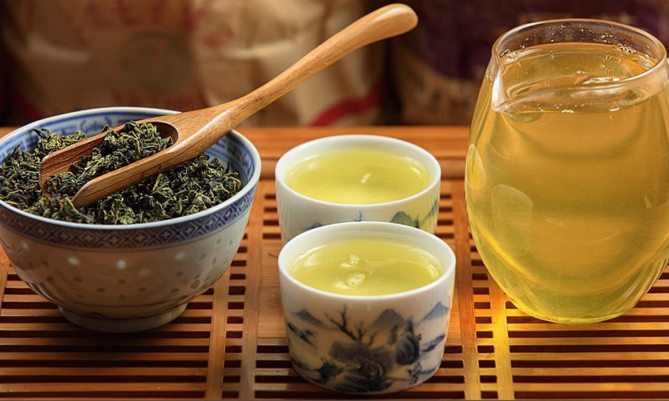 Uống nhiều trà nguy hiểm thế nào?