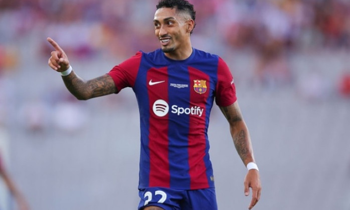 Barca cân nhắc bán Raphinha