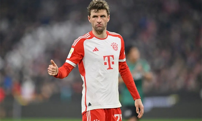 Muller đồng ý gia hạn với Munich