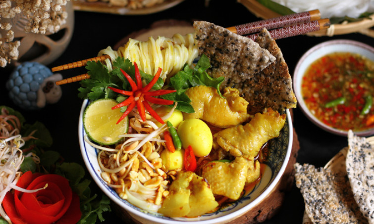 How to make Quang Nam thick noodles with chicken