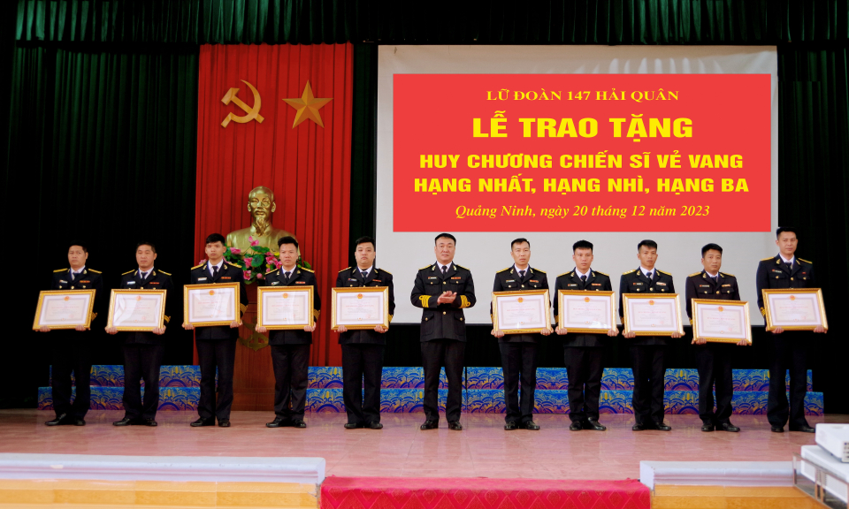 Lữ đoàn 147: 79 đồng chí được trao tặng Huy chương Chiến sĩ vẻ vang