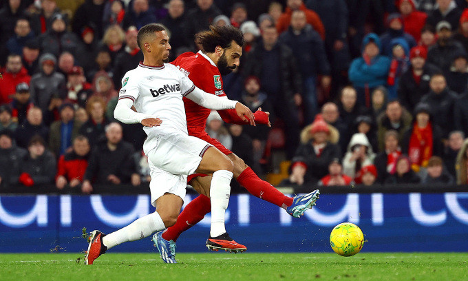 Liverpool thắng đậm để vào bán kết Cup Liên đoàn