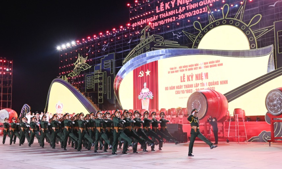  Xây dựng LLVT tỉnh vững mạnh toàn diện, mẫu mực, tiêu biểu