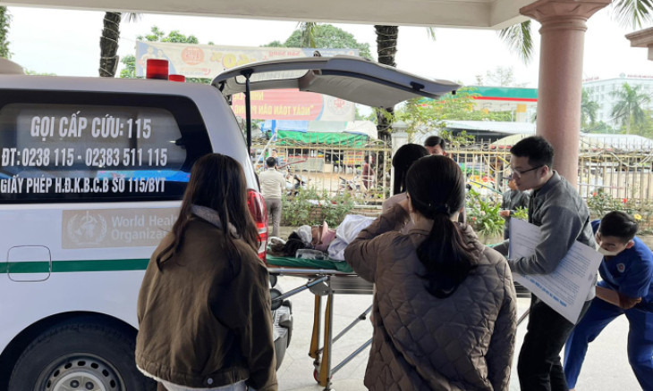 Một nữ sinh chấn thương sọ não sau vụ sập trần trường học