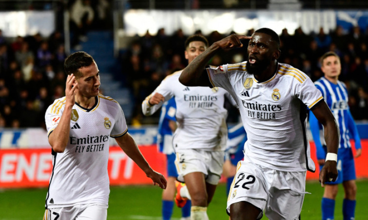 Real thắng ở phút bù để trở lại dẫn đầu La Liga