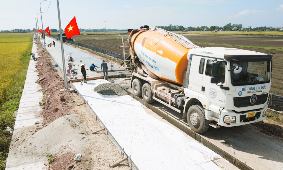 Góp sức xây dựng nông thôn mới