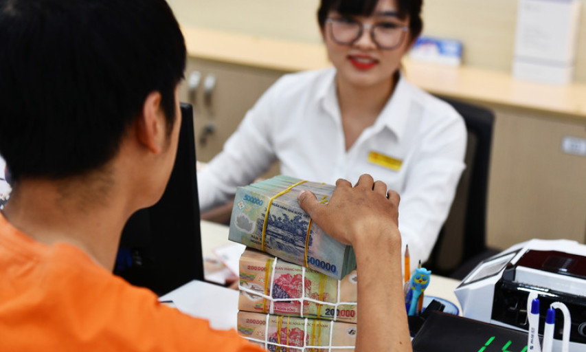 Lãi suất huy động thấp lịch sử, 'cuộc đua' chưa có hồi kết