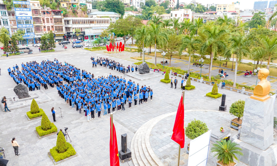 TP Hạ Long: Kết nạp 800 đoàn viên nhân dịp Kỷ niệm 30 năm Ngày thành lập thành phố