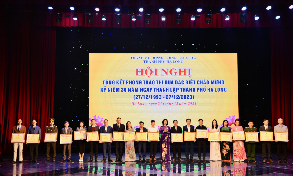 Tổng kết phong trào thi đua đặc biệt chào mừng Kỷ niệm 30 năm Ngày thành lập TP Hạ Long
