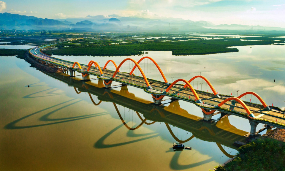 Xây dựng, phát triển Quảng Ninh là tỉnh tiêu biểu về mọi mặt