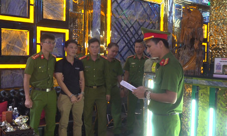 Cạm bẫy mua bán người rình rập thiếu nữ vùng cao
